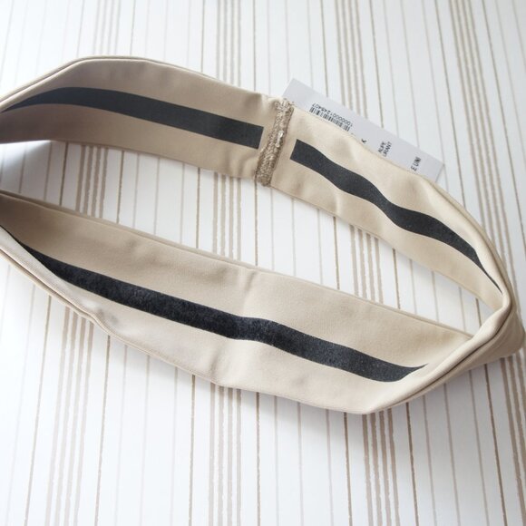 Aritzia TNA Slick Stretchy Workout Headband in Fluent Taupe NWT - Picture 5 of 6